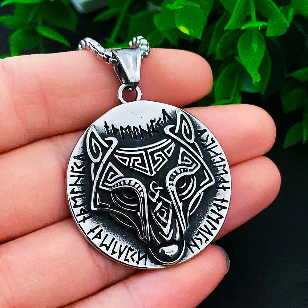 

Vintage Viking Wolf Necklaces Stainless Steel Norse Odin Celtic Knot Viking Rune Pendant Necklaces Men Fashion Jewelry Wholesale