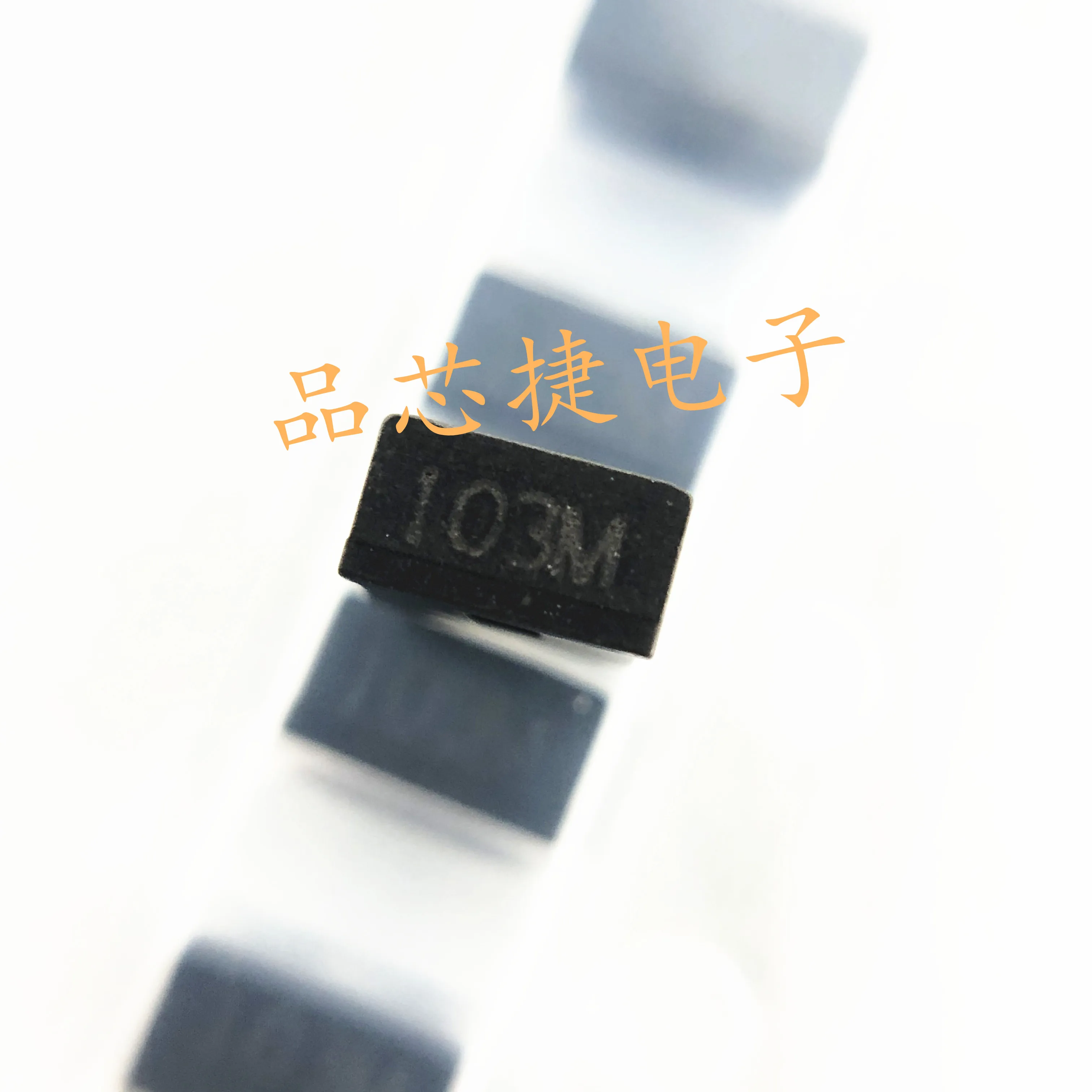 10 шт. Оригинальный Новый ELKE103FA SMD EMI спиральные электромагнитные помехи цифровой шумовой фильтр
10 шт. Оригинальный Новый ELKE103FA SMD EMI спиральные электромагнитные помехи цифровой шумовой фильтр