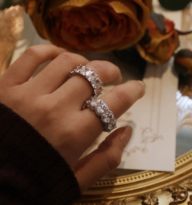 WB new Europe and America luxury ins ring ladies fashion zircon ring luxury small fragrance niche ring Joker ladies diamond ring
WB new Europe and America luxury ins ring ladies fashion zircon ring luxury small fragrance niche ring Joker ladies diamond ring
