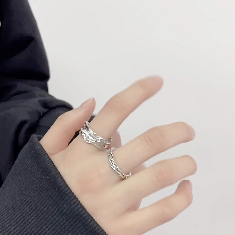 Fashion Metal Wave Type Finger Rings For Women Irregular Water Wave Index Finger Rings Silver Hoop Open Adjustable Ring joyeria
Fashion Metal Wave Type Finger Rings For Women Irregular Water Wave Index Finger Rings Silver Hoop Open Adjustable Ring joyeria
