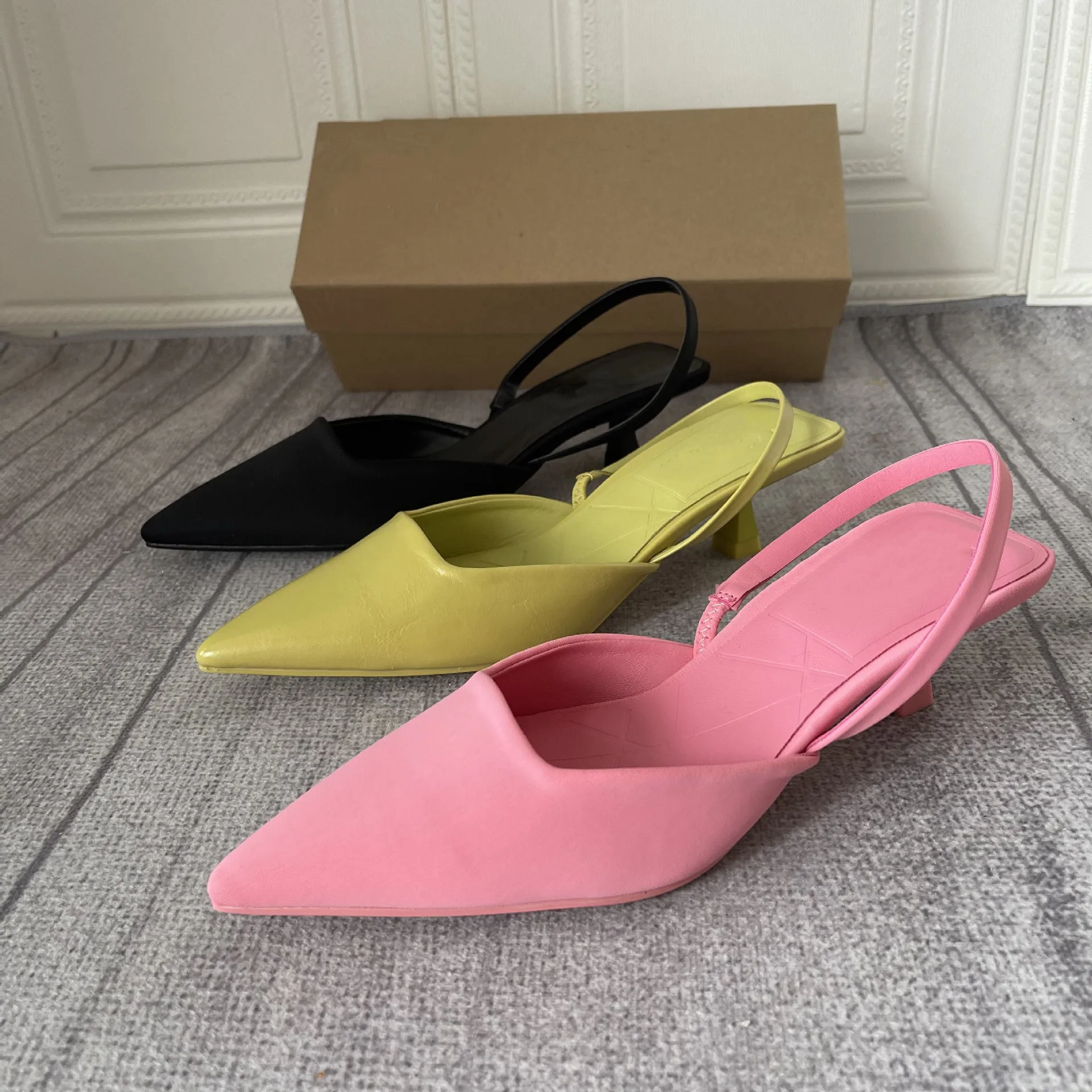 Summer Women Sandals Sexy High Heel Sandal Shoes Woman High Heels Pointed Tip Sandal Lady Banquet Pump Shoes Large Size 35~42
Summer Women Sandals Sexy High Heel Sandal Shoes Woman High Heels Pointed Tip Sandal Lady Banquet Pump Shoes Large Size 35~42
