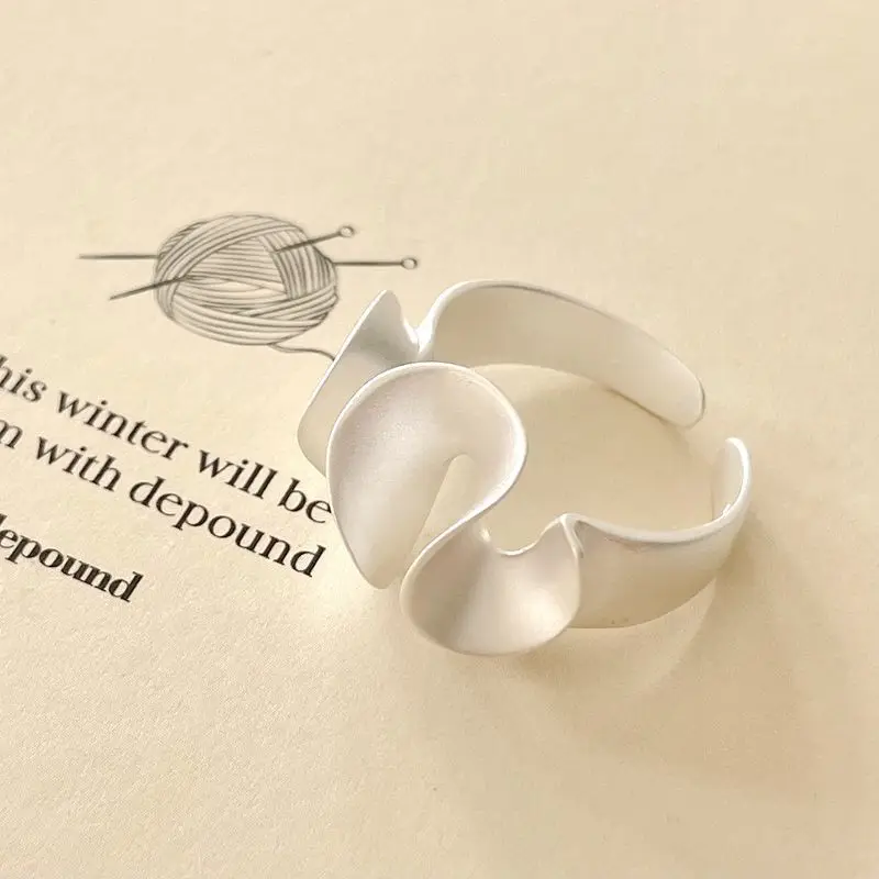 Gothic Ring Personalized Dainty Accessories Korean S925 Sterling Silver Irregular Rotation Shaped Western Minimalist Jewelry
Gothic Ring Personalized Dainty Accessories Korean S925 Sterling Silver Irregular Rotation Shaped Western Minimalist Jewelry