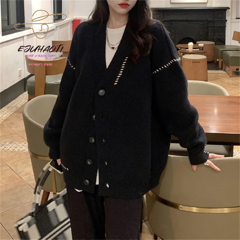 Women's Knitted Cardigan Spring/Autumn 2023 New Korean Version Loose Lazy Style V-neck Contrast Color Knitwear Ladies Sweaters
Women's Knitted Cardigan Spring/Autumn 2023 New Korean Version Loose Lazy Style V-neck Contrast Color Knitwear Ladies Sweaters