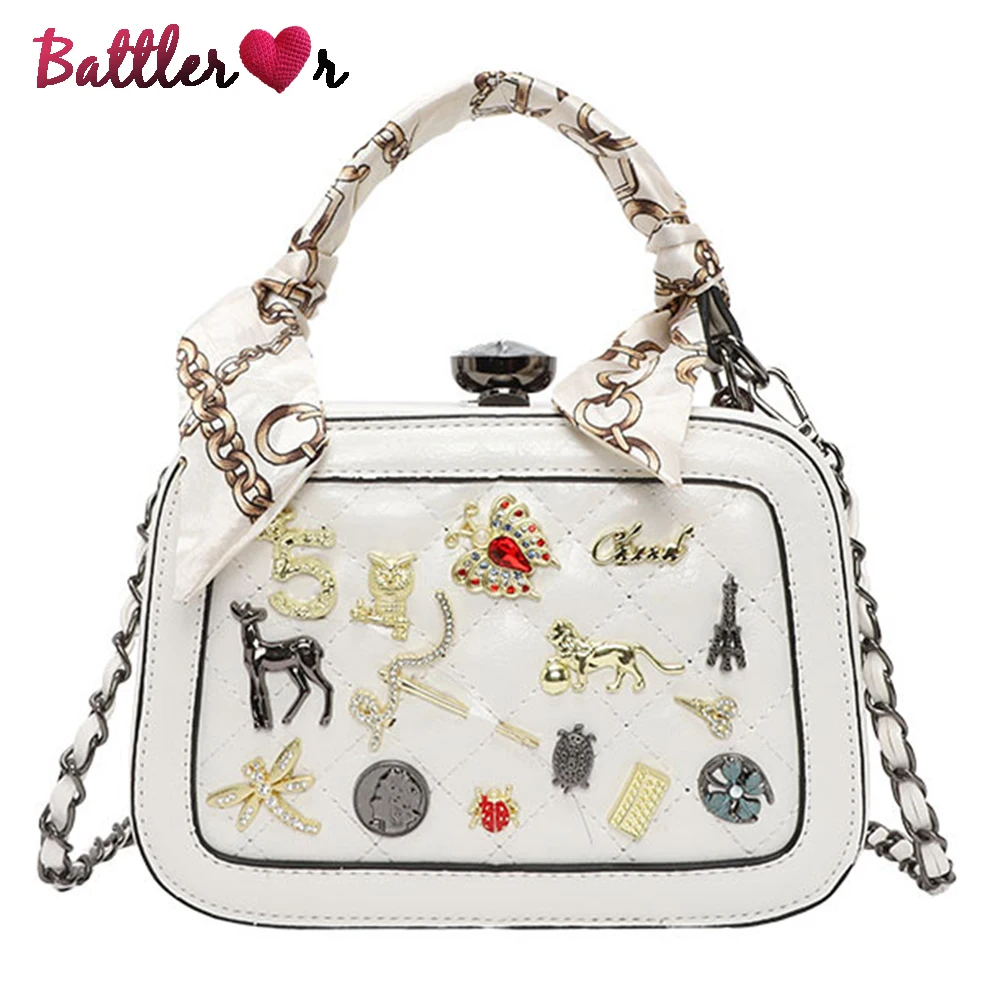 Top Quality 2022 New Solid Color Large Capacity Shoulder Messenger Handbag For Women Luxury Designer Versatile Rivet Chain Bag
Top Quality 2022 New Solid Color Large Capacity Shoulder Messenger Handbag For Women Luxury Designer Versatile Rivet Chain Bag