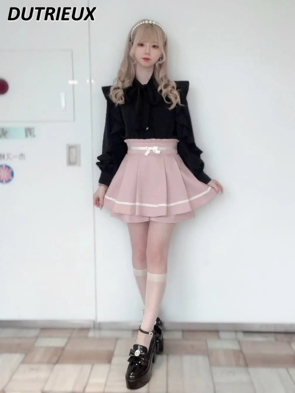 Japanese Sweet Cute Pleated Skirt Women 2023 Spring Summer New Mini Skirt High Waist Slimming Preppy Style Lolita Kawaii Skirts
Japanese Sweet Cute Pleated Skirt Women 2023 Spring Summer New Mini Skirt High Waist Slimming Preppy Style Lolita Kawaii Skirts
