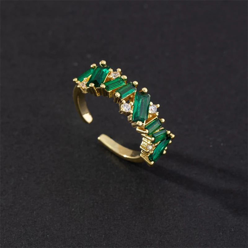 Fashionable Grandmother Green Gem Zircon Slightly Set Eyes Snake Shaped Metal Ring Small Design Temperament Women's Ring
Fashionable Grandmother Green Gem Zircon Slightly Set Eyes Snake Shaped Metal Ring Small Design Temperament Women's Ring