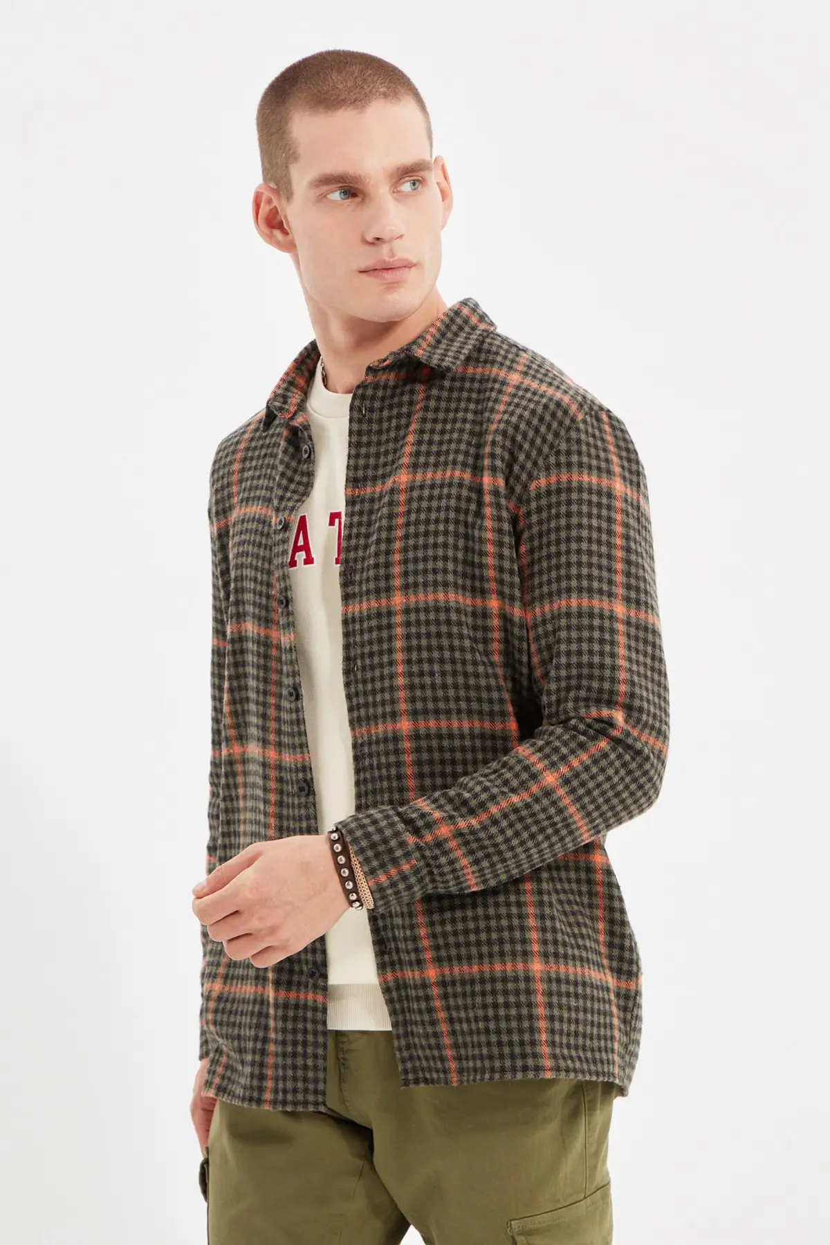 Мужская рубашка в клетку, с длинным рукавом
Мужская рубашка в клетку, с длинным рукавом