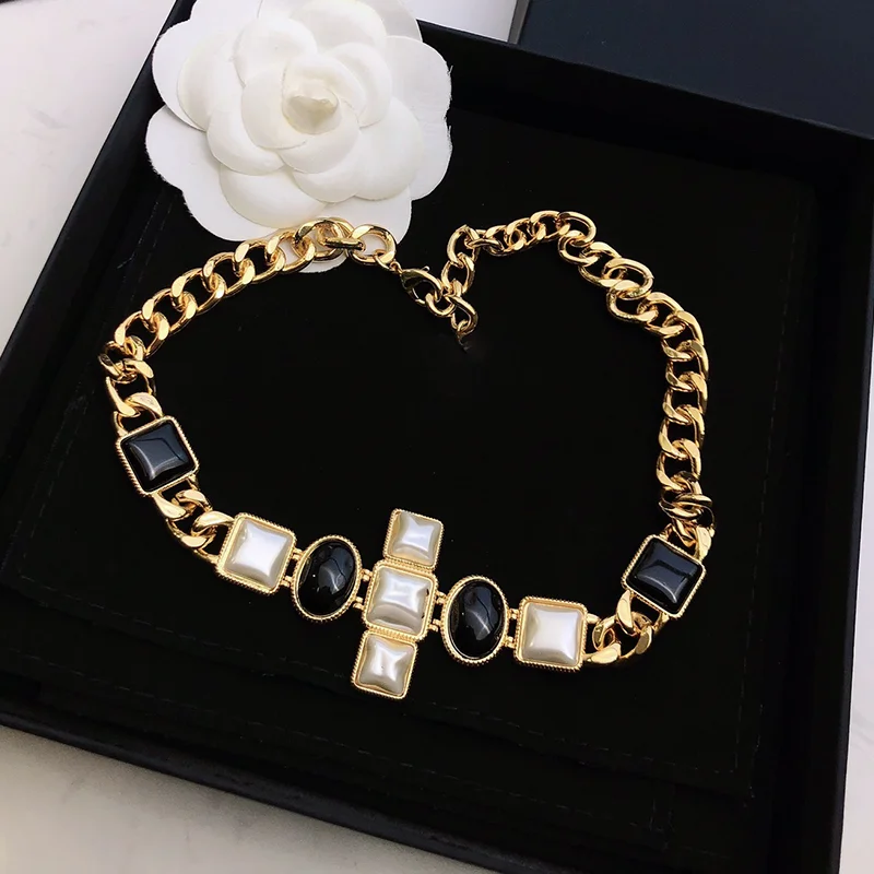 18K Gold Bracelet For Women Famous Brand Vintage Luxury Jewelry Pearl Bracelets Europe Wedding Gift Design C Stamp High Quality
18K Gold Bracelet For Women Famous Brand Vintage Luxury Jewelry Pearl Bracelets Europe Wedding Gift Design C Stamp High Quality