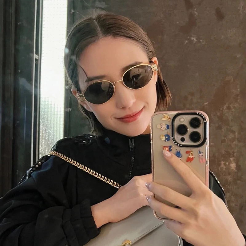 

Yuumi CL40235U Sunglasses For Women Mens Black Eyewear Cat eye MGlasses Spy Fashion Oversized Luxury Designer Brand Jennie Korea