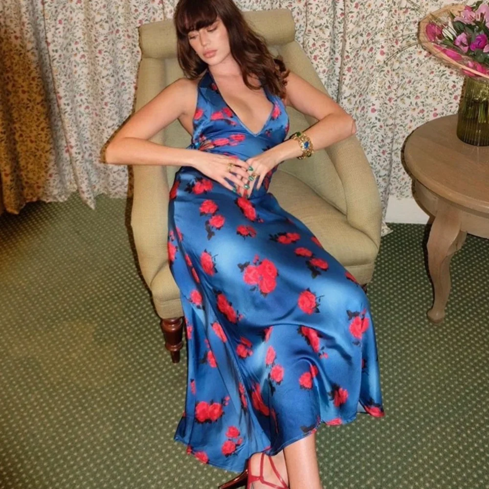 DreamLullaby Women's Clothing Free Shipping Summer V-neck Low-cut Crossed Lacing Hanging Neck Print Hollow Party Female Dress
DreamLullaby Women's Clothing Free Shipping Summer V-neck Low-cut Crossed Lacing Hanging Neck Print Hollow Party Female Dress