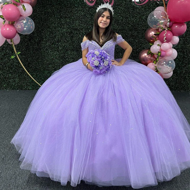 Блестящие сиреневые платья ANGELSBRIDEP для Quinceanera с открытыми плечами и бахромой, блестящее платье с бусинами, платья с кристаллами 15 лет на заказ
Блестящие сиреневые платья ANGELSBRIDEP для Quinceanera с открытыми плечами и бахромой, блестящее платье с бусинами, платья с кристаллами 15 лет на заказ