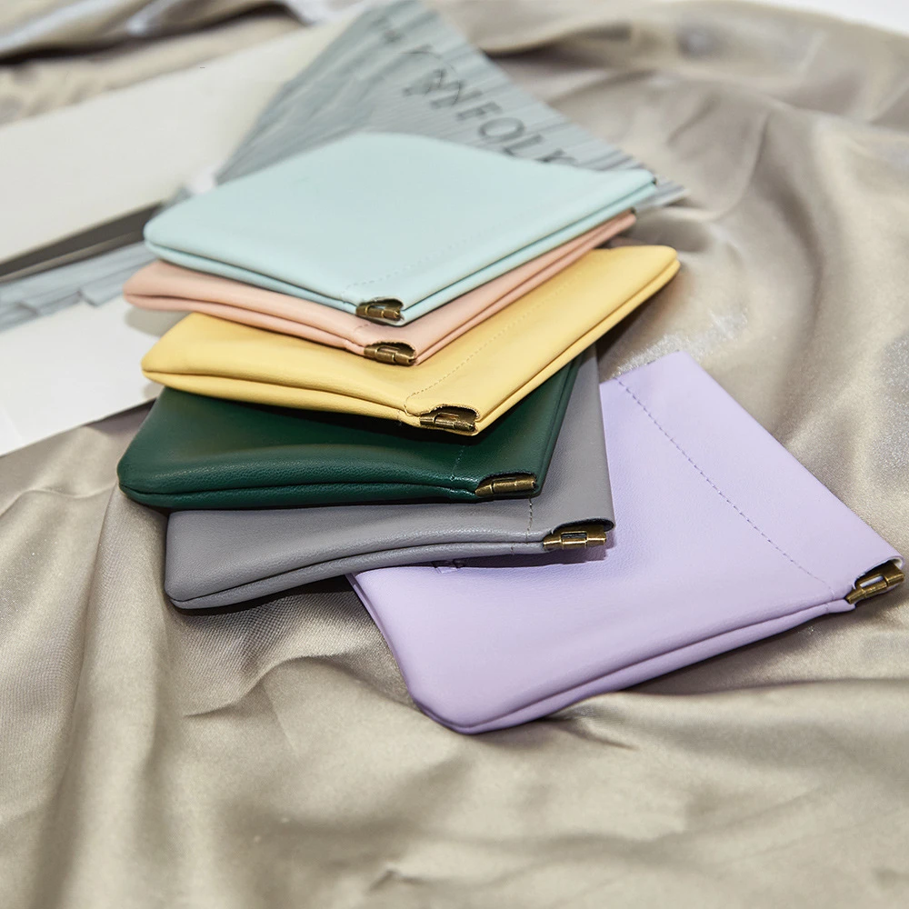 Ins Folding Glasses Bag Women Airpods Protective Cover Portable Small Cosmetic Bag Sundries PU Lipstick Storage Bag
Ins Folding Glasses Bag Women Airpods Protective Cover Portable Small Cosmetic Bag Sundries PU Lipstick Storage Bag
