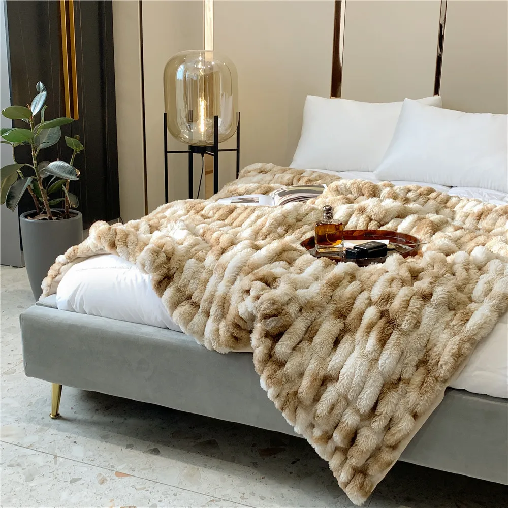 

Winter Light luxury Fuzzy Faux Fur Throw Blanket Soft Blanket for Bed Couch and Living Room Decorative Bed Blanket, 150x200cm
