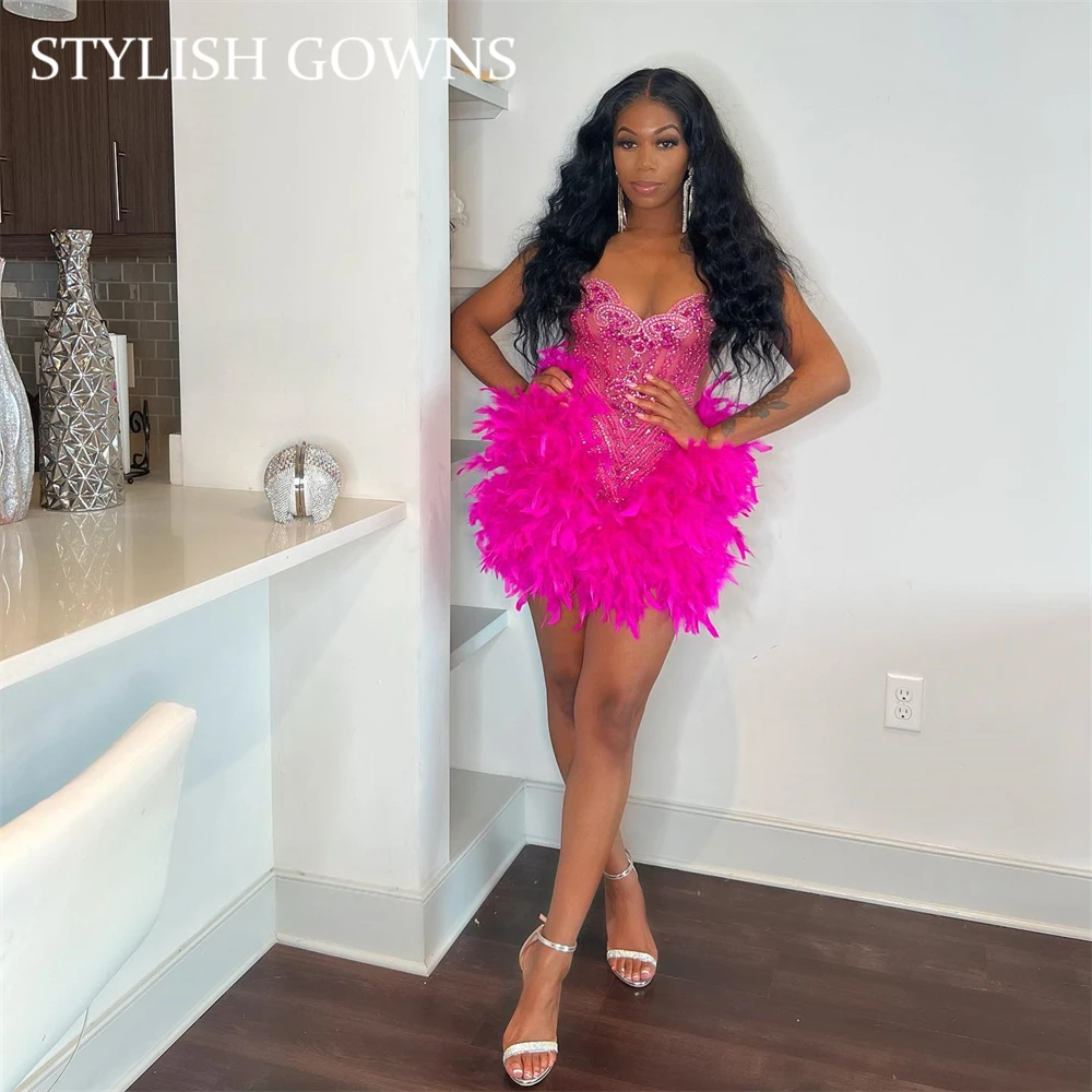 Pink Sheer O Neck Short Prom Dresses Beaded Crystal Diamond Birthday Party Dress Feathers Mermaid Mini Cocktail Homecoming Robe
Pink Sheer O Neck Short Prom Dresses Beaded Crystal Diamond Birthday Party Dress Feathers Mermaid Mini Cocktail Homecoming Robe