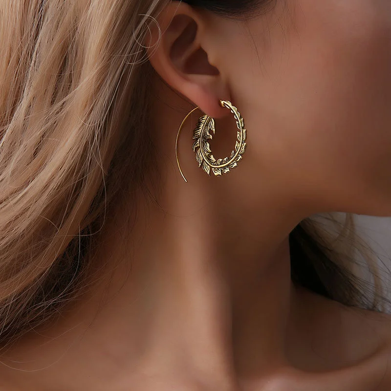 Exaggerated Vintage Earrings Women Ethnic Style Vortex Spiral Stud Earring Antique Bronze Color Metal Gear Shaped Earrings
Exaggerated Vintage Earrings Women Ethnic Style Vortex Spiral Stud Earring Antique Bronze Color Metal Gear Shaped Earrings