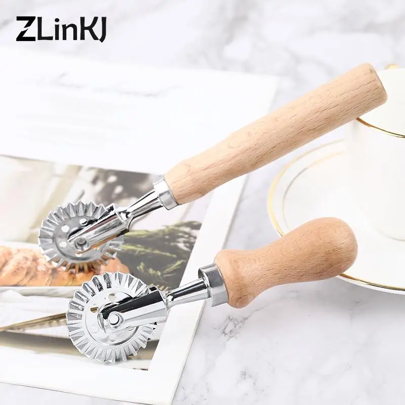 1Pcs DIY Roller Biscuit Pastry Wheel Cutter Metal Pastry Cutting Wheel With Wooden Handle Dough Cutting Roller Kitchen Tool
1Pcs DIY Roller Biscuit Pastry Wheel Cutter Metal Pastry Cutting Wheel With Wooden Handle Dough Cutting Roller Kitchen Tool