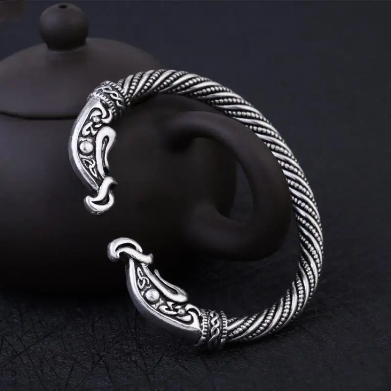 Retro Punk Nordic Celtic Metal Wolf Bracelet Bangles for Men Domineering Rock Rune Amulet Jewelry Birthday Gift
Retro Punk Nordic Celtic Metal Wolf Bracelet Bangles for Men Domineering Rock Rune Amulet Jewelry Birthday Gift
