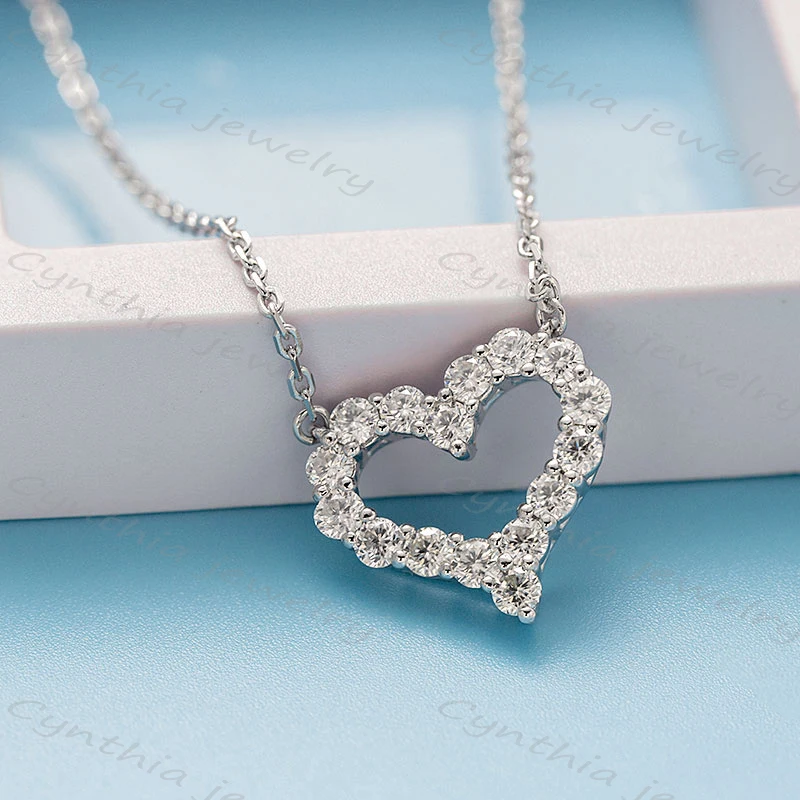 925 Sterling Silver D Color Heart Moissanite Stone Necklace Diamond Clarity for Women Jewelry Pendant
925 Sterling Silver D Color Heart Moissanite Stone Necklace Diamond Clarity for Women Jewelry Pendant