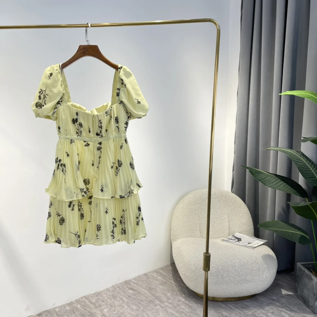 2022 New Summer Ladies High Quality Sweetheart Neck Design Black Flower Print Flounced Egde Shirred Yellow Blue Mini Dresses
2022 New Summer Ladies High Quality Sweetheart Neck Design Black Flower Print Flounced Egde Shirred Yellow Blue Mini Dresses