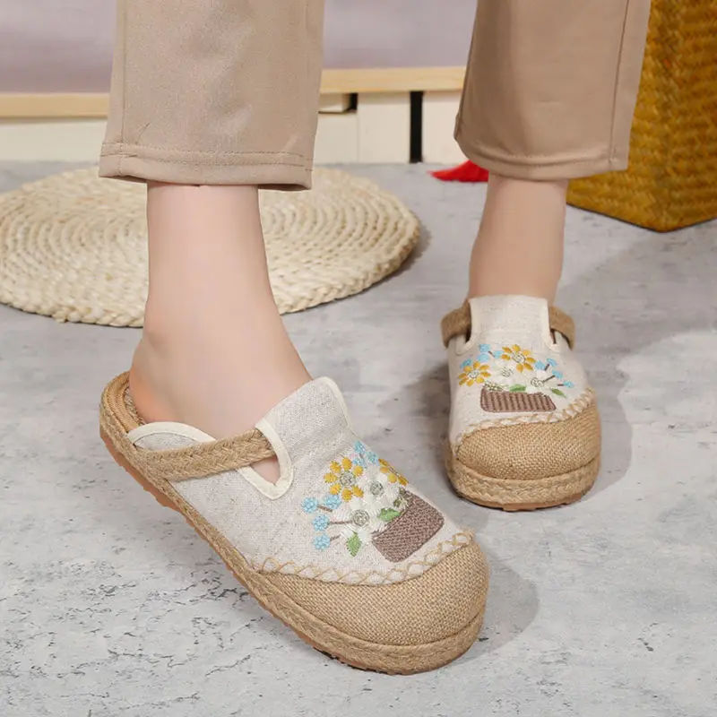 Med Shoes Cover Toe House Slippers Platform Slides Flat Ethnic Cotton Fabric Embroider PU Retro Rome TPR Scandals Floral
Med Shoes Cover Toe House Slippers Platform Slides Flat Ethnic Cotton Fabric Embroider PU Retro Rome TPR Scandals Floral