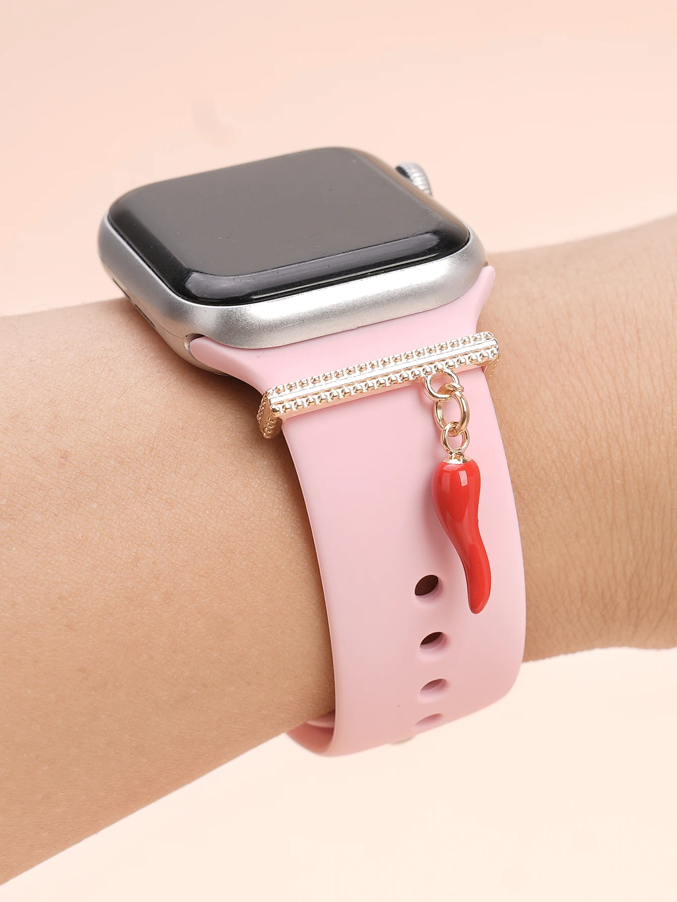 Мультяшный красный перечный ремешок, декоративное кольцо для Apple/Xiaomi, силиконовый ремешок для часов, ювелирные аксессуары, подарок
Мультяшный красный перечный ремешок, декоративное кольцо для Apple/Xiaomi, силиконовый ремешок для часов, ювелирные аксессуары, подарок