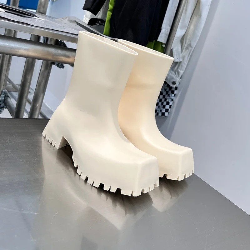 2022 Spring Summer Simple New Rain Boots Rubber Design Women's Height Increasing Shoes Thick Bottom non-Slip Square Toe Shoes
2022 Spring Summer Simple New Rain Boots Rubber Design Women's Height Increasing Shoes Thick Bottom non-Slip Square Toe Shoes