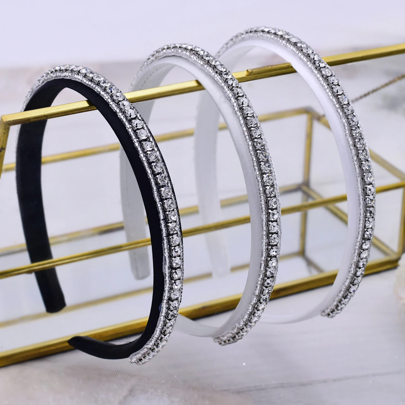 TRiXY S217-FG Crystal Baroque Hairband Elegant Rhinestone Headpieces Women Headband New Fashion Tiara Crystal Hair Ornament
TRiXY S217-FG Crystal Baroque Hairband Elegant Rhinestone Headpieces Women Headband New Fashion Tiara Crystal Hair Ornament