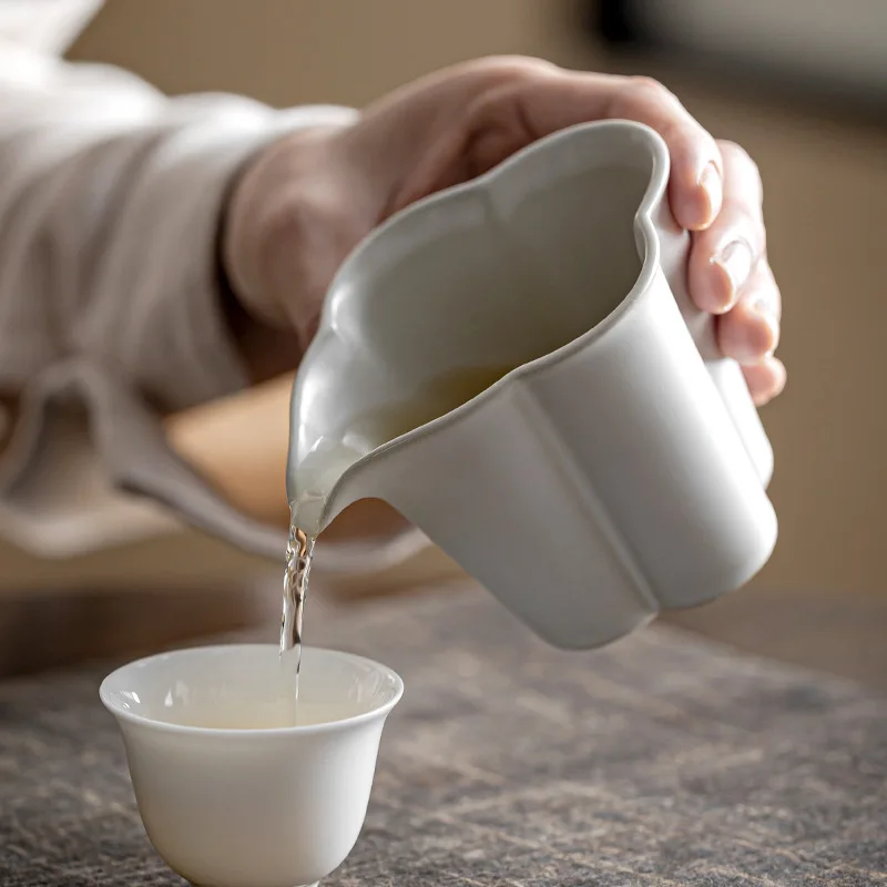 

Antique Moon Pitcher Japanese Style Porcelain Tea Sea Cup Tea Pot Kung Fu Tea Set Tea Ceremony Utensil Tea Maker Gong Dao Bei
