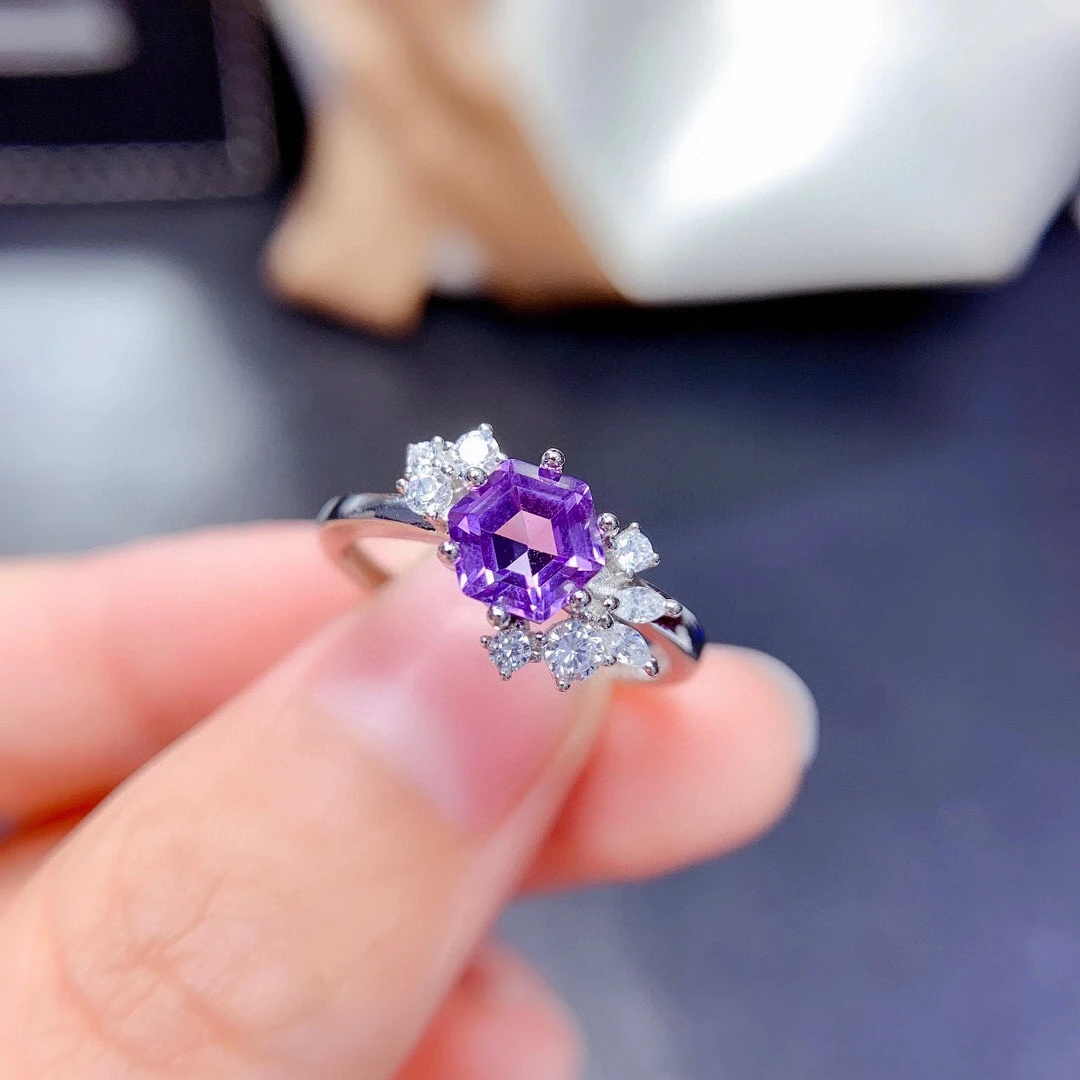 Модное шестигранное серебряное кольцо с аметистом, 6 мм * 6 мм, v-образный класс, бриллиант для вечерние ринки, ювелирные изделия из серебра 925 ...
Модное шестигранное серебряное кольцо с аметистом, 6 мм * 6 мм, v-образный класс, бриллиант для вечерние ринки, ювелирные изделия из серебра 925 ...