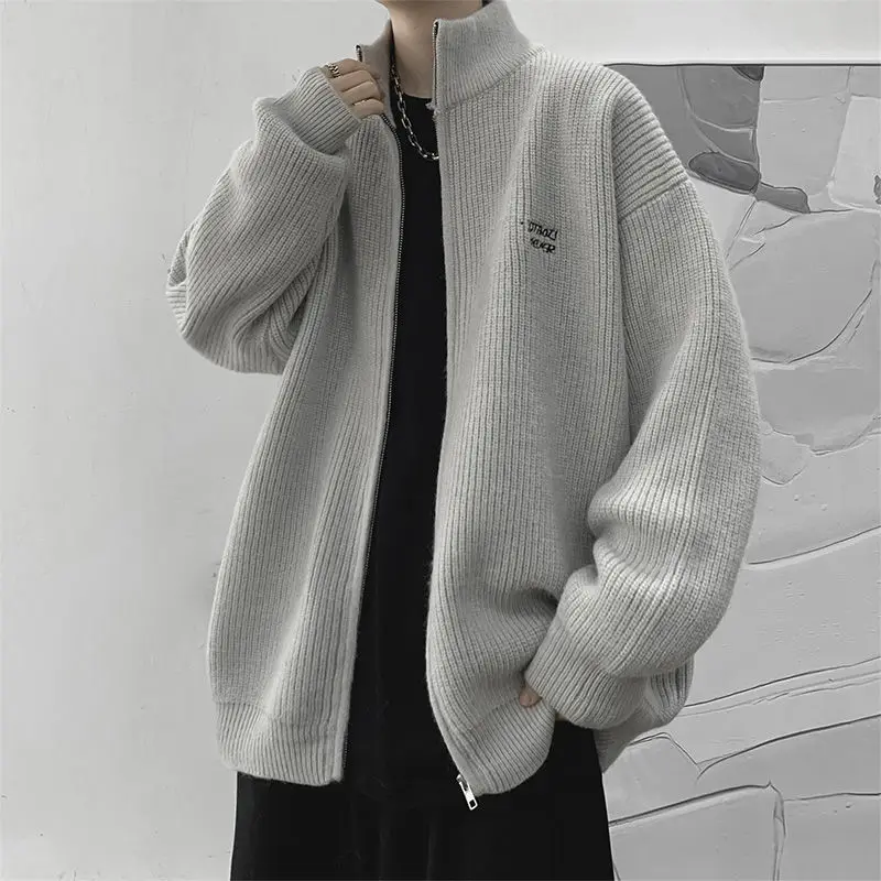 Кардиган в Корейском стиле свитер, куртка на молнии, мужской зимний ретро-свитер свободного покроя в японском стиле, модный Повседневный свитер в стиле колледжа y2k
Кардиган в Корейском стиле свитер, куртка на молнии, мужской зимний ретро-свитер свободного покроя в японском стиле, модный Повседневный свитер в стиле колледжа y2k