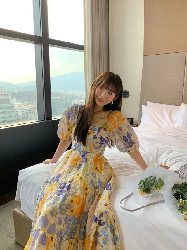 French Court Style Colorful Flower V-Neck Waist Wrapped Bubble Sleeve Printing Flower Dress
French Court Style Colorful Flower V-Neck Waist Wrapped Bubble Sleeve Printing Flower Dress