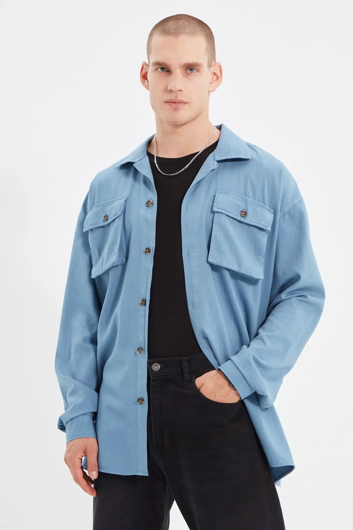 Trendyol men's Oversize applique collar double pocket cover shirt TMNAW22GO0048
Trendyol men's Oversize applique collar double pocket cover shirt TMNAW22GO0048