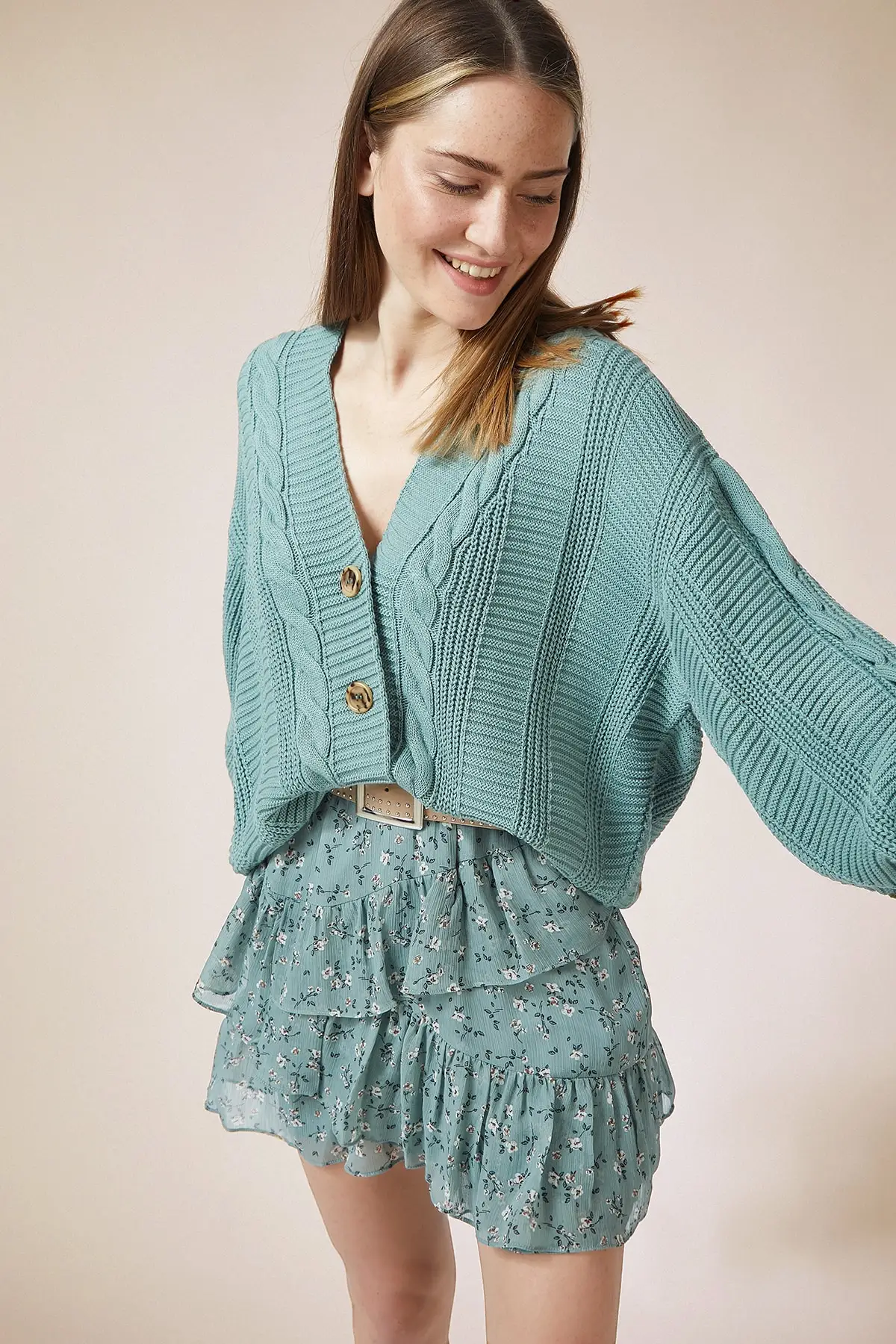 Women's Cardigan Green Knitted Balloon Sleeve Loose sportswear Casual Knitted Quality Fashion Sweaters Loose Jumper
Women's Cardigan Green Knitted Balloon Sleeve Loose sportswear Casual Knitted Quality Fashion Sweaters Loose Jumper