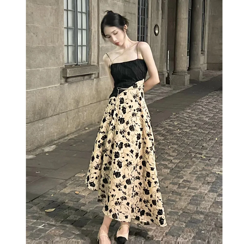 Tyang two sheep new Chinese style retro stitching contrast national style suspender floral dress long skirt cardigan two piece s
Tyang two sheep new Chinese style retro stitching contrast national style suspender floral dress long skirt cardigan two piece s