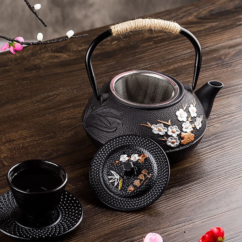 AF88 -800ML Japanese Cast Iron Teapot with Infuser Strainer Plum Blossom Cast Iron Tea Kettle for Boiling Water 
AF88 -800ML Japanese Cast Iron Teapot with Infuser Strainer Plum Blossom Cast Iron Tea Kettle for Boiling Water