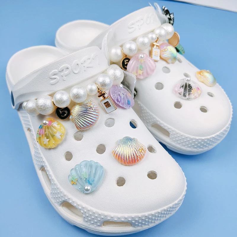 Vintage Bundle Croc Charms DIY Shell Chain High Quality Shoe Charms Shoe Buckle Decoration for Croc Kids Party Gifts
Vintage Bundle Croc Charms DIY Shell Chain High Quality Shoe Charms Shoe Buckle Decoration for Croc Kids Party Gifts