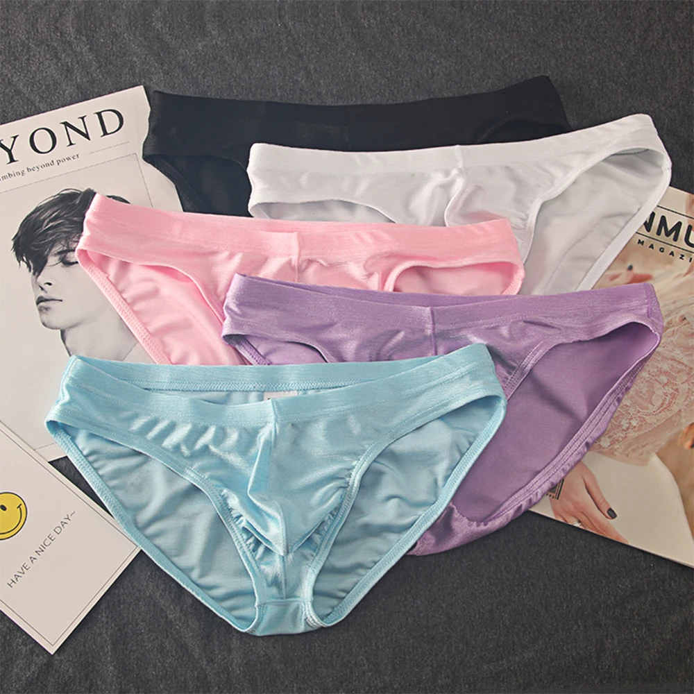 Mens Sexy Nylon Briefs Oil Shiny Glossy Briefs Cool Ice Silk Low-rise Underwear Bikini Pouch U-Convex Panties Solid Underpants
Mens Sexy Nylon Briefs Oil Shiny Glossy Briefs Cool Ice Silk Low-rise Underwear Bikini Pouch U-Convex Panties Solid Underpants