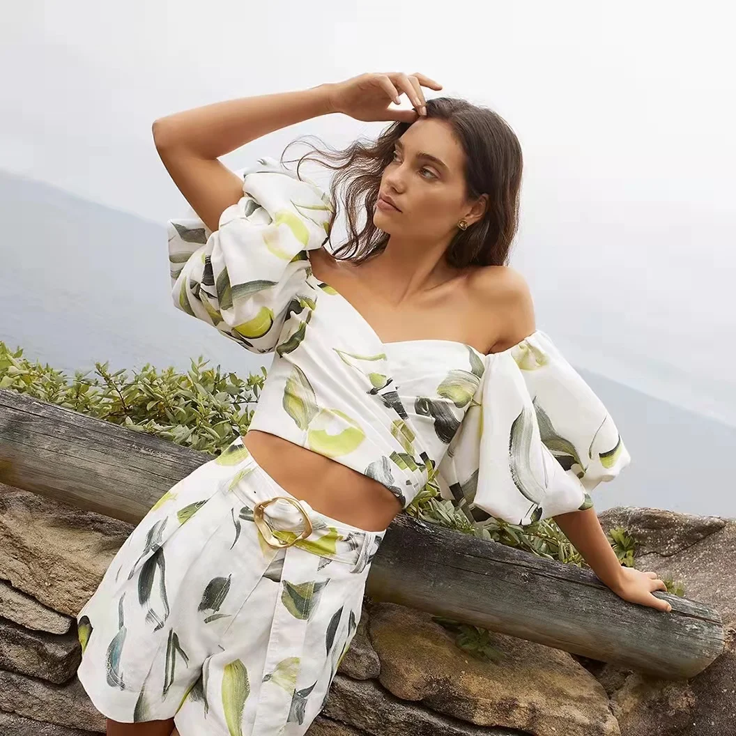High Quality Summer Holiday Women Women Ballon Sleeve Deep V-neck Fruit Print Crop Top With Belt Shorts
High Quality Summer Holiday Women Women Ballon Sleeve Deep V-neck Fruit Print Crop Top With Belt Shorts
