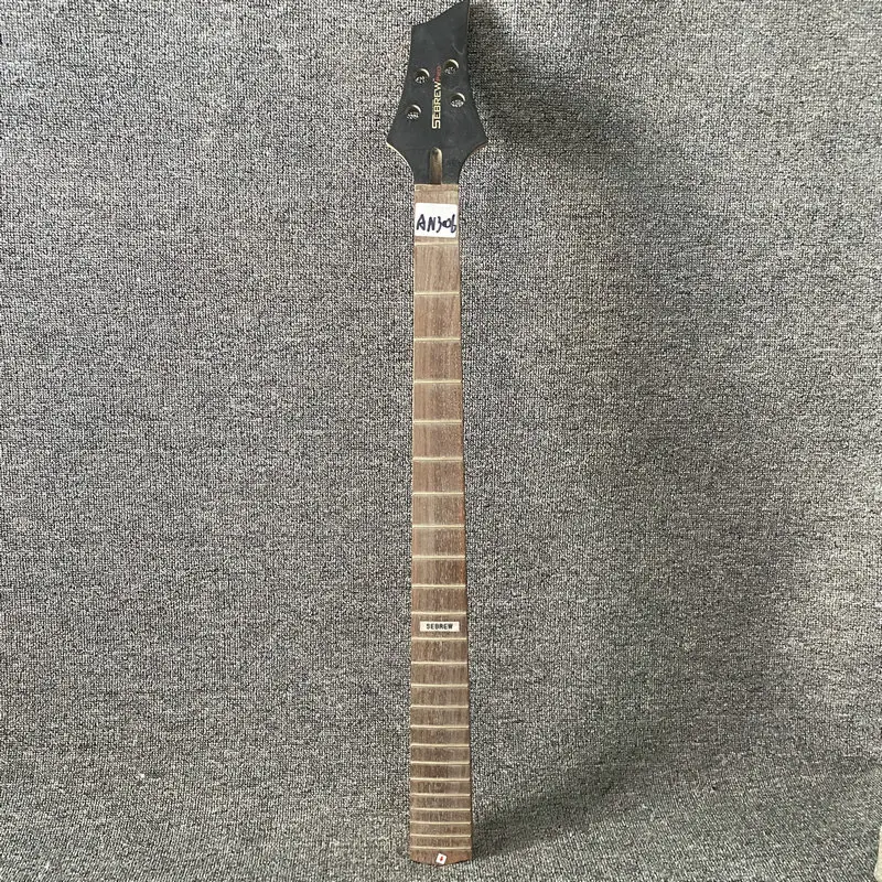 AN306 Electric Bass Neck 4 Strings Maple with Rosewood 24 Frets Sebrew Original with Damages Special Sales
AN306 Electric Bass Neck 4 Strings Maple with Rosewood 24 Frets Sebrew Original with Damages Special Sales