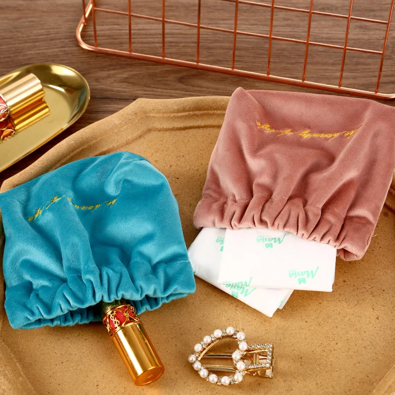 Бархатная сумка для ювелирных изделий, миниатюрная сумка для хранения и подарка, для украшения свадебной вечеринки, 12x11,5x4 см
Бархатная сумка для ювелирных изделий, миниатюрная сумка для хранения и подарка, для украшения свадебной вечеринки, 12x11,5x4 см