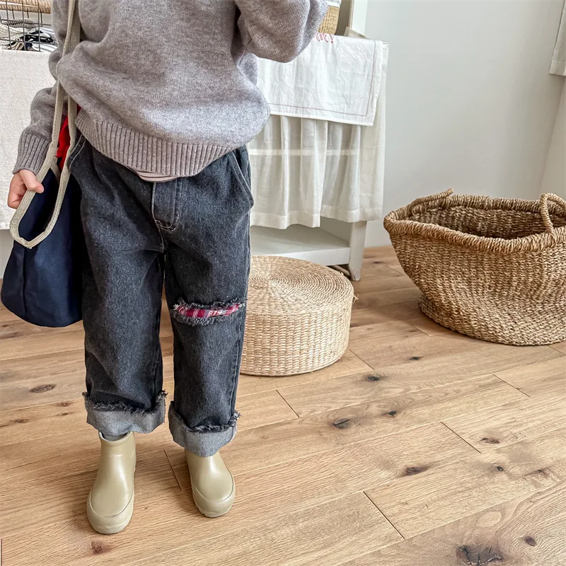 2023 Autumn Boy Girl Baby Hole Patch Casual Jeans Children Retro All-match Loose Denim Pants Kid Cotton Pockets Fashion Trousers
2023 Autumn Boy Girl Baby Hole Patch Casual Jeans Children Retro All-match Loose Denim Pants Kid Cotton Pockets Fashion Trousers