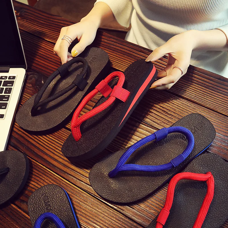2022 Summer Couple Color Flip-flops Flat Bottom Flip-flops Sandals Beach Shoes Wedge Heel Non-slip Thick Bottom Casual Slippers
2022 Summer Couple Color Flip-flops Flat Bottom Flip-flops Sandals Beach Shoes Wedge Heel Non-slip Thick Bottom Casual Slippers