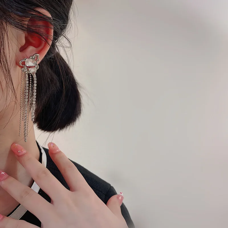 Shine Transparent Zircon Asymmetrical Tassel Earring for Woman Cool Style Metal Butterfly Zircon Dangle Earrings Long Jewelry
Shine Transparent Zircon Asymmetrical Tassel Earring for Woman Cool Style Metal Butterfly Zircon Dangle Earrings Long Jewelry