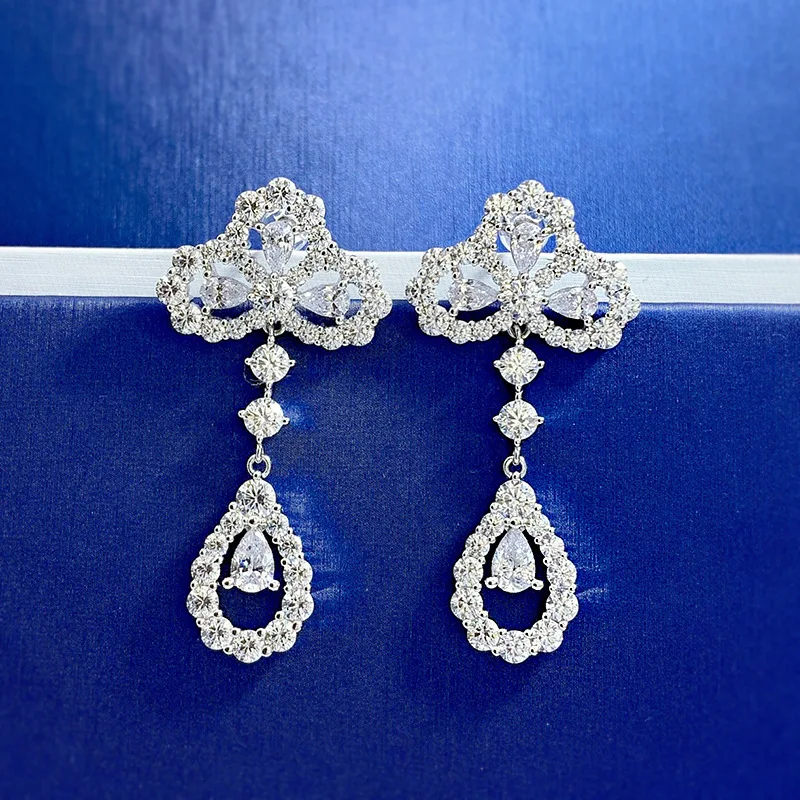 S925 Sterling Silver High Carbon Diamond Crown Stud Earrings for Women Summer Niche Design Long Earring Jewelry 2022 New
S925 Sterling Silver High Carbon Diamond Crown Stud Earrings for Women Summer Niche Design Long Earring Jewelry 2022 New