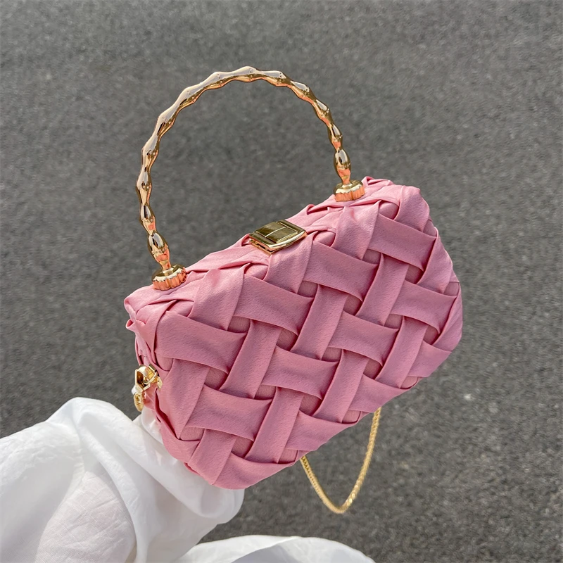 Women Metal Handle Small Braided Fabric Shoulder Sling Bags 2022 Summer Designer Brand Fashion Cute Crossbody Bag Handbag Totes
Women Metal Handle Small Braided Fabric Shoulder Sling Bags 2022 Summer Designer Brand Fashion Cute Crossbody Bag Handbag Totes