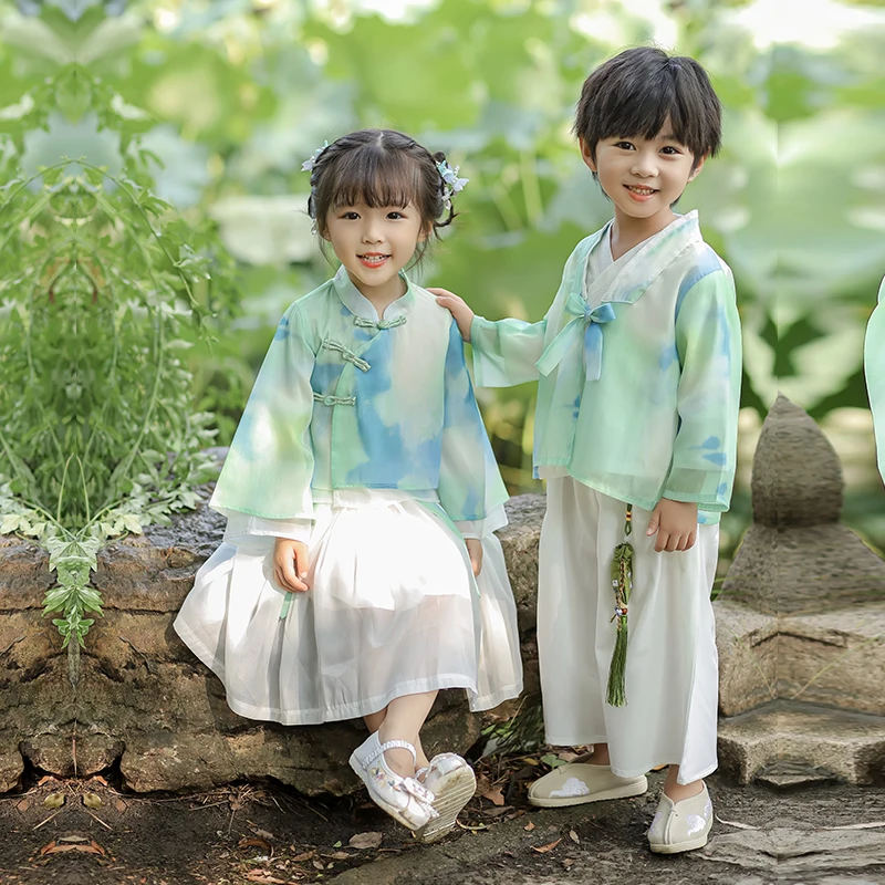 4 Styles Traditional Chinese Tang Suit Boys Girls Summer Autumn Oriental Children Presenter Performances Clothes School Uniform 
4 Styles Traditional Chinese Tang Suit Boys Girls Summer Autumn Oriental Children Presenter Performances Clothes School Uniform