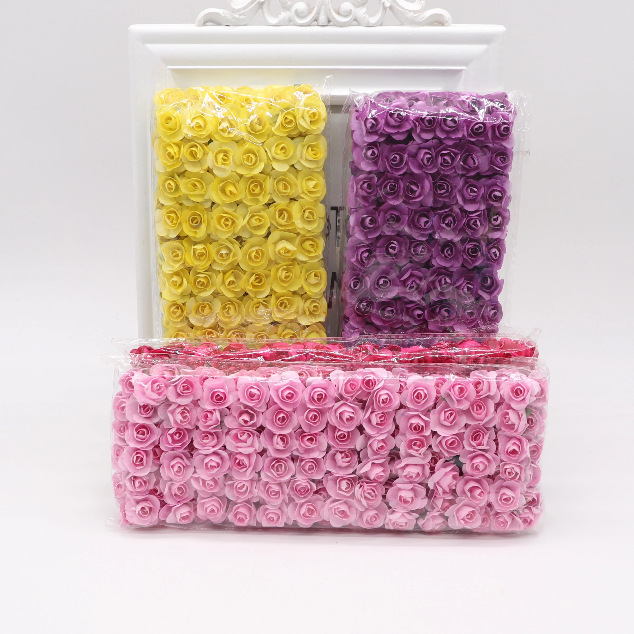 144pcs 1.5cm Mini Artificial Mini Paper Rose Bouquet DIY Wreath Scrapbook Wedding Ornament Artificial Rose Artificial Flower
144pcs 1.5cm Mini Artificial Mini Paper Rose Bouquet DIY Wreath Scrapbook Wedding Ornament Artificial Rose Artificial Flower