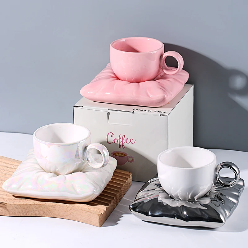 Oneisall Nordic Colorful Ceramic Milk Tea Mug Office Cups Drinkware Creative Ice Cream Pillow Bag Coffee Cup Sets Birthday Gifts
Oneisall Nordic Colorful Ceramic Milk Tea Mug Office Cups Drinkware Creative Ice Cream Pillow Bag Coffee Cup Sets Birthday Gifts