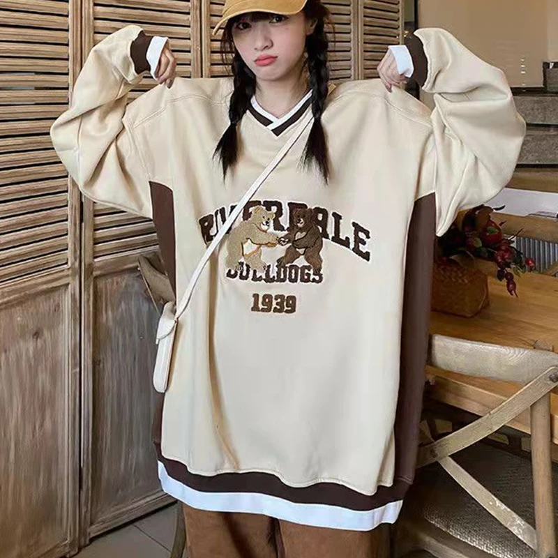 Embroidery Cartoon Bear Flocking V Neck Loose Sweatshirt Women BF Long Sleeve Casual American Style Harajuku Hoodies Spring 2022 
Embroidery Cartoon Bear Flocking V Neck Loose Sweatshirt Women BF Long Sleeve Casual American Style Harajuku Hoodies Spring 2022