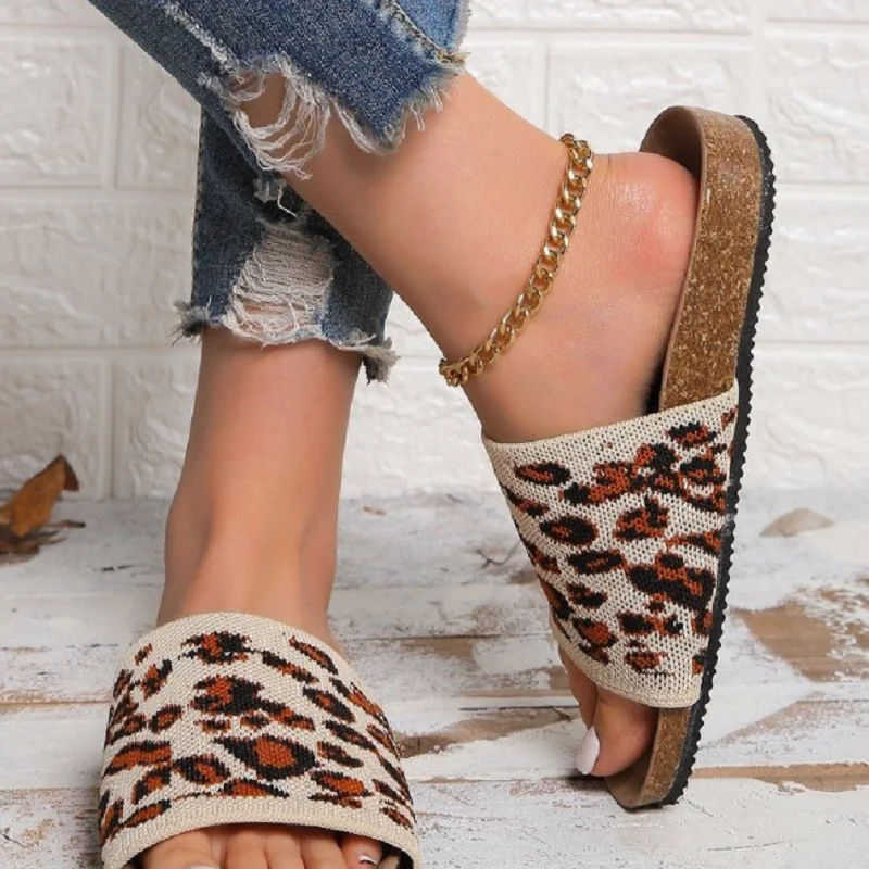 Plus Size platform Shoes Women Cork Slippers 2023 Summer New Women Flats Beach Sandals Fashion Outside Casual Slides for Women
Plus Size platform Shoes Women Cork Slippers 2023 Summer New Women Flats Beach Sandals Fashion Outside Casual Slides for Women